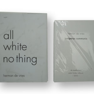 Herman de Vries (1931), Catalog Set "all white no thing“ and Multiple “juniperus communis/die wiese | the meadow”, 2014.